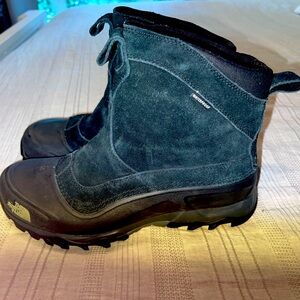 The North Face Black Suede ChilKat Waterproof Boots Sz 9